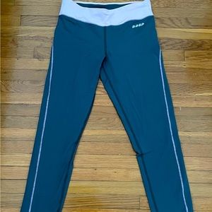 Bebe Sport gray with pink & white inside pocket athletic leggings, size XS